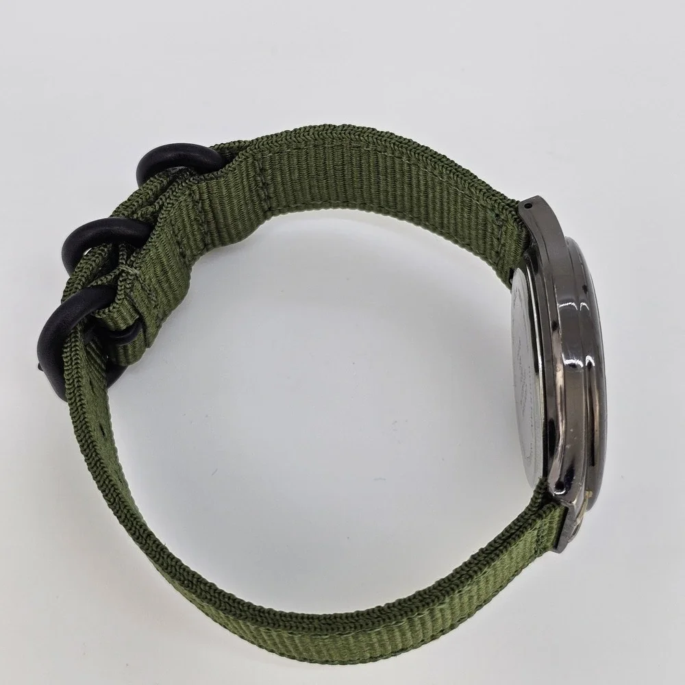 Men's Watch 37MM Black Dial Date‎ New Army Green Nylon Bands New Battery